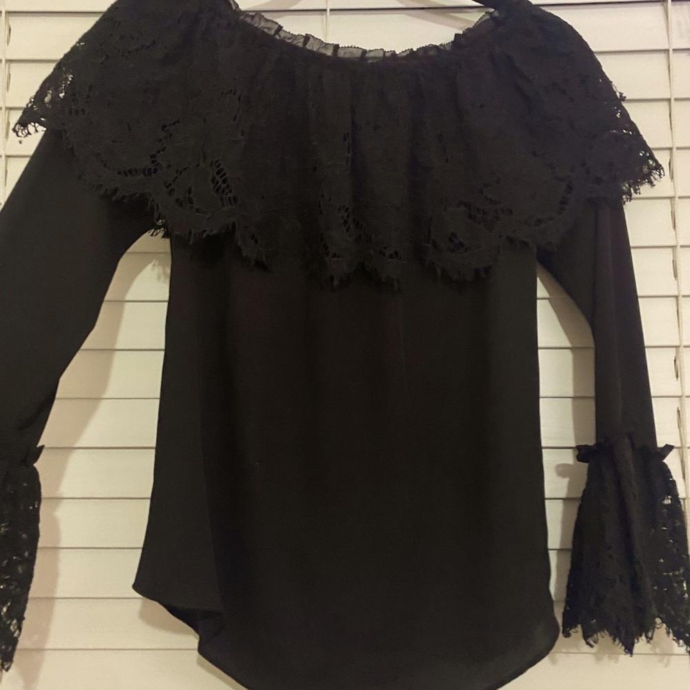 Bell sleeve blouse